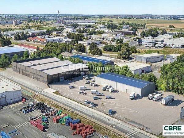 Local d'activité 2890 m²