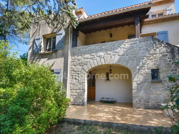 MONTPELLIER - MAISON DE CARACTÈRE - 7 CHAMBRES - T3 INDÉPENDANT - 2 GARAGES