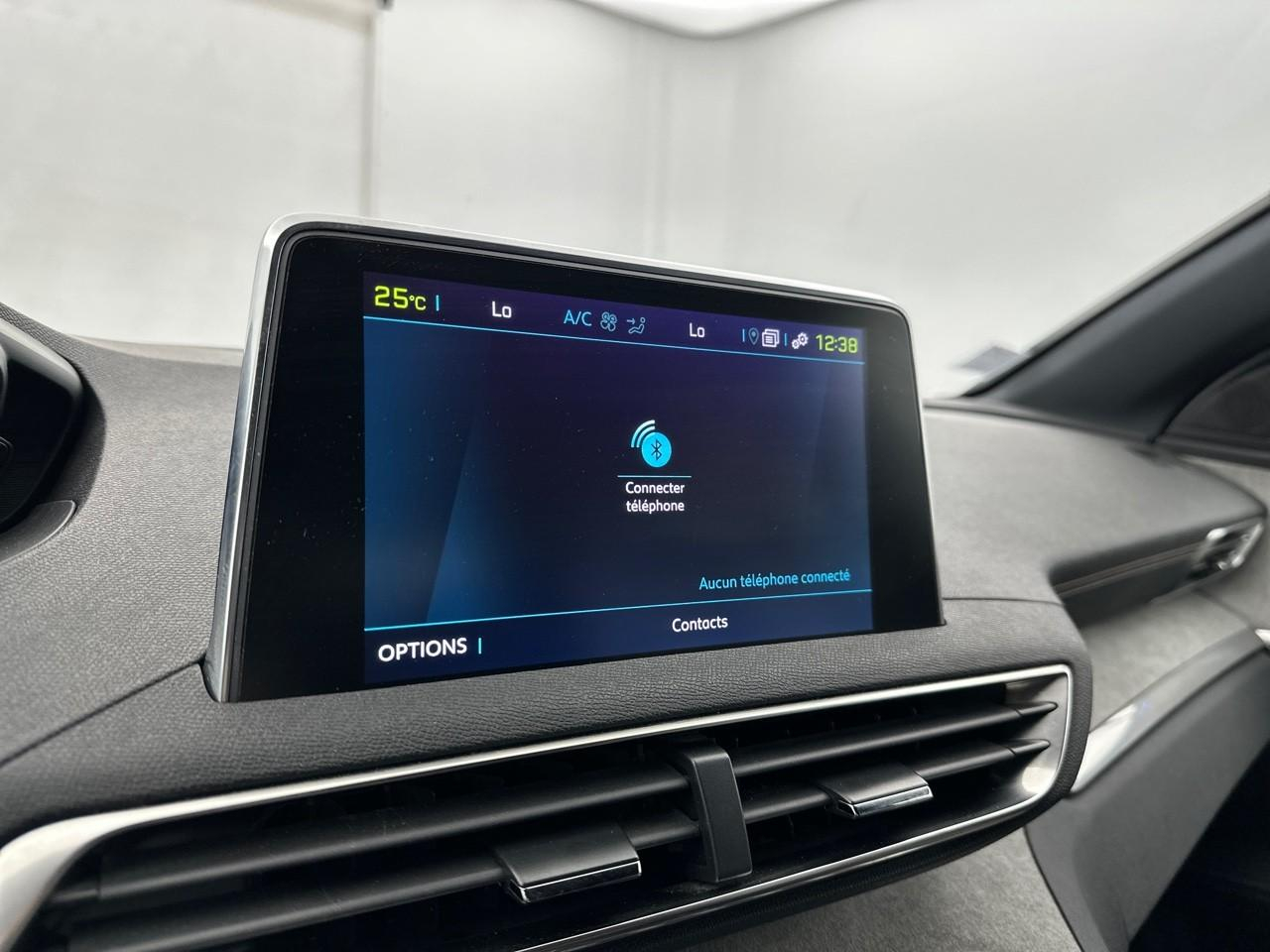 Peugeot 3008 hybrid4 300 e-eat8 gt — photo 24
