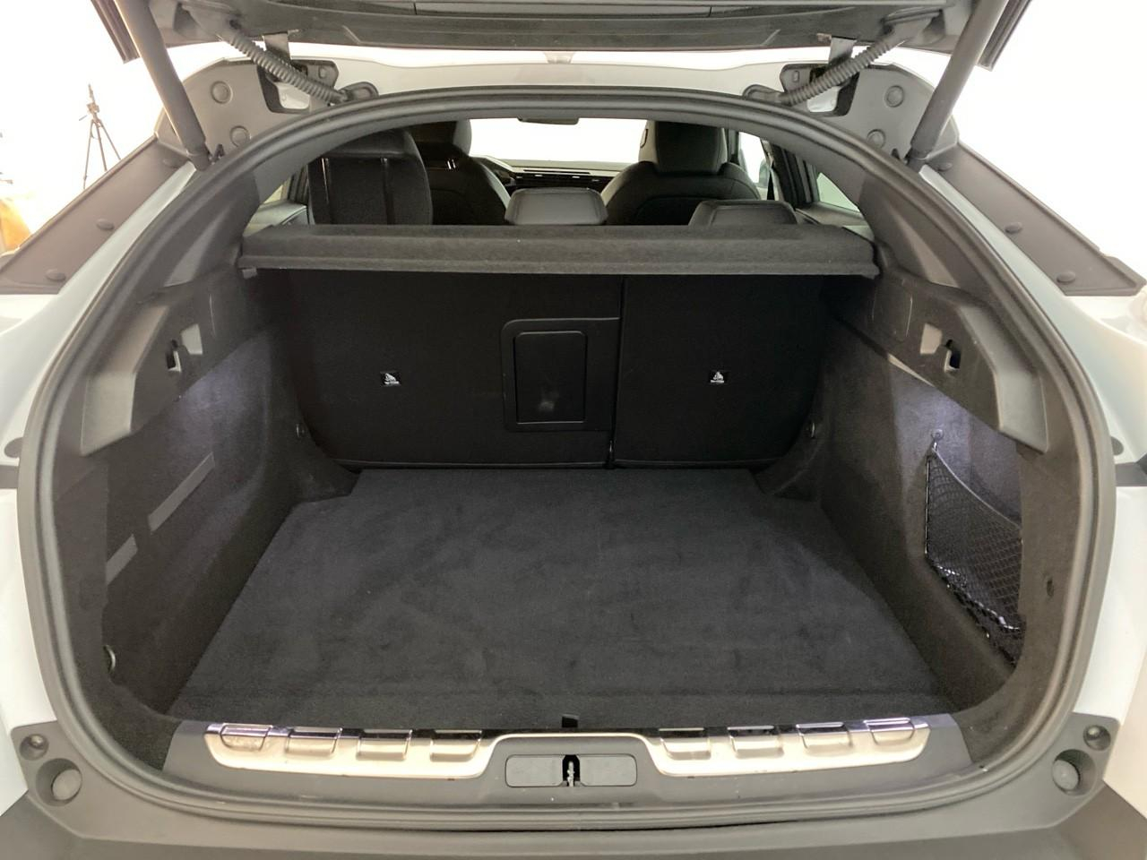 Peugeot 408 hybrid 145 e-dcs6 gt — photo 6