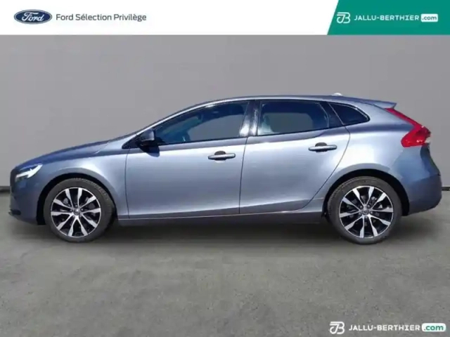 Volvo V40 t2 122ch signature edition geartronic — photo 14