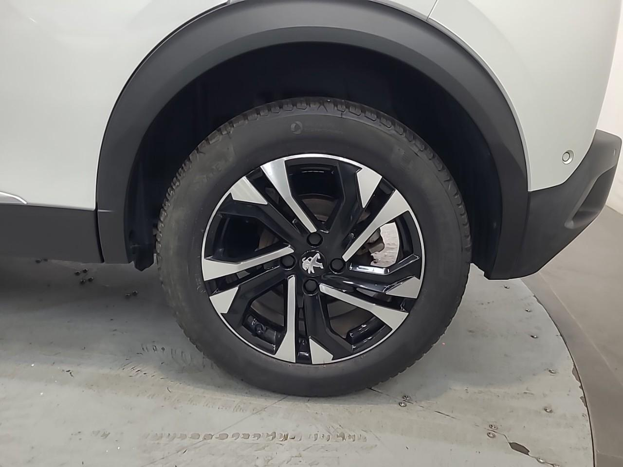 Peugeot 2008 puretech 130 s&s eat8 gt — photo 16