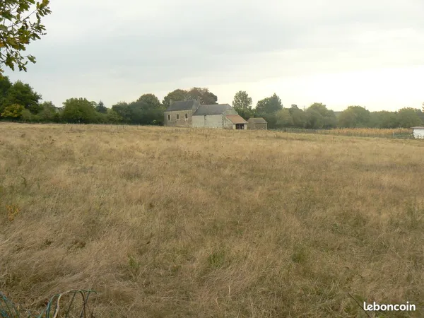 Ferme avec grand pré attenant