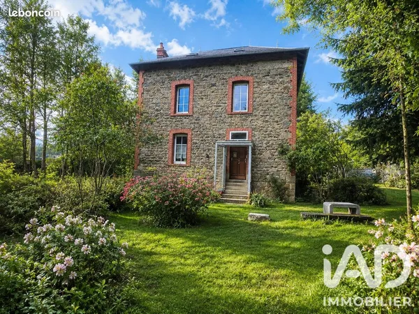 Maison 8 pièces 136 m²