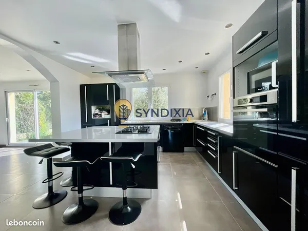 Maison 6 pièces 158 m²