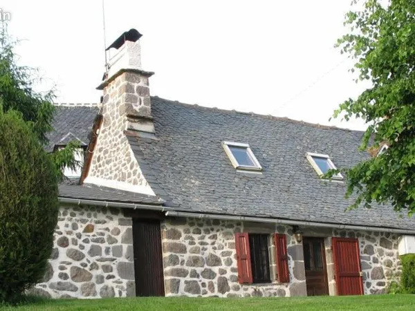 Maison Auvergnate - Gite - 3 pièces avec terrain