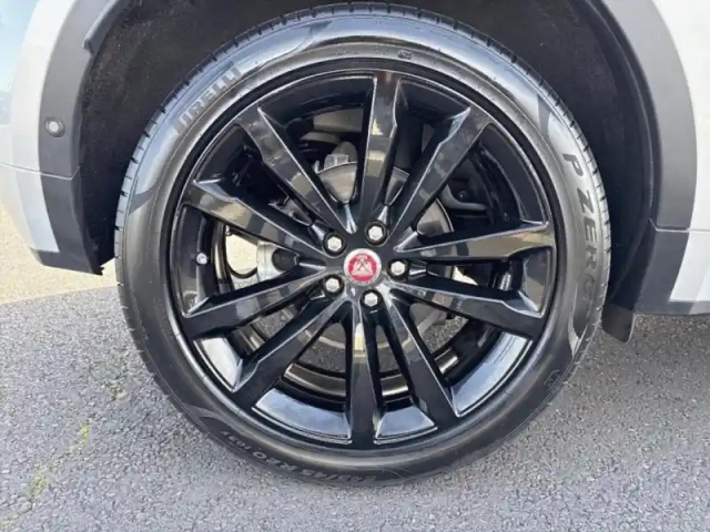 Jaguar E-Pace 2.0d 180ch r-dynamic se awd bva9 — photo 8
