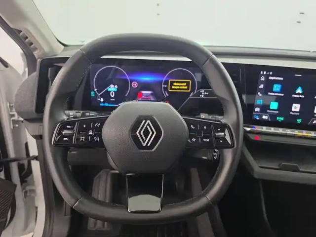 Renault Megane e-tech ev60 130ch super charge — photo 34