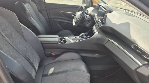 Peugeot 3008 1.6 THP 300 Hybrid4 EAT8 - Allure Pack – 2021 – 98045 km – Hybride rechargeable – Boîte Automatique — photo 29