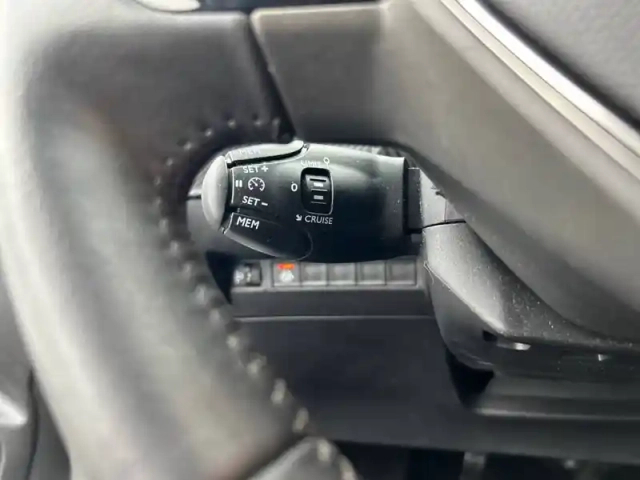 Peugeot 208 puretech 75 s&amp;s bvm5 — photo 61