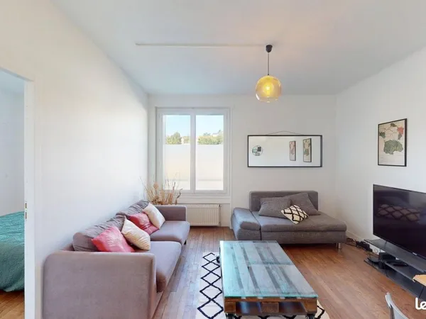 Chambre 5 pièces 87 m²