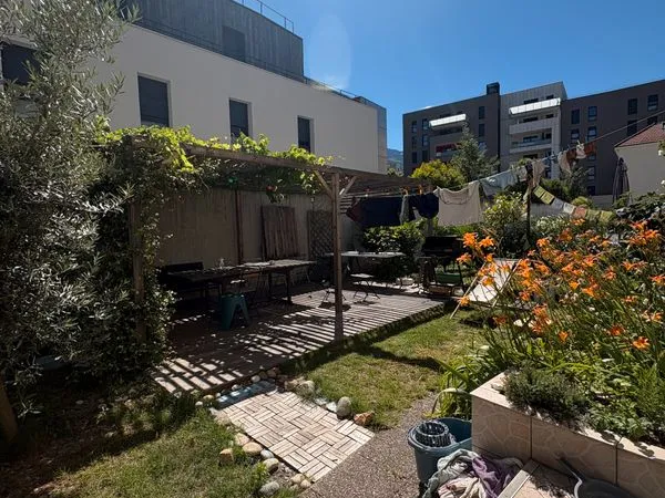 Coloc en maison avec jardin proche centre
