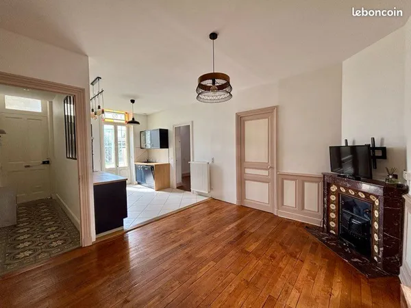 T3 65 m² rénové avec goût - Roanne Mulsant - 650 CC