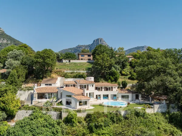VENCE - CONTEMPORAINE D'EXCEPTION AVEC VUE MER