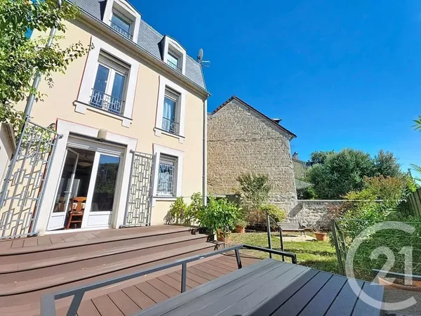 Maison 8 pièces 144 m²