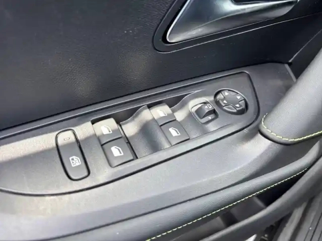 Peugeot 2008 electrique 54 kwh 156 ch — photo 18