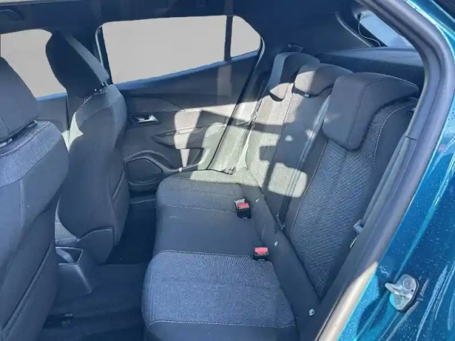 Peugeot 2008 hybrid 145 e-dcs6 — photo 12