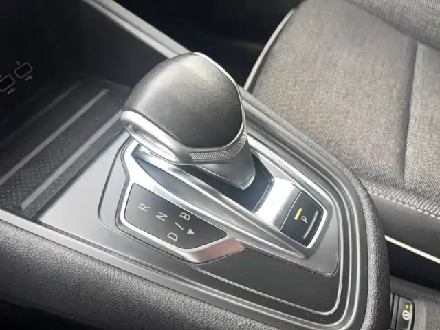 Renault Captur e-tech 145 - 21 — photo 13
