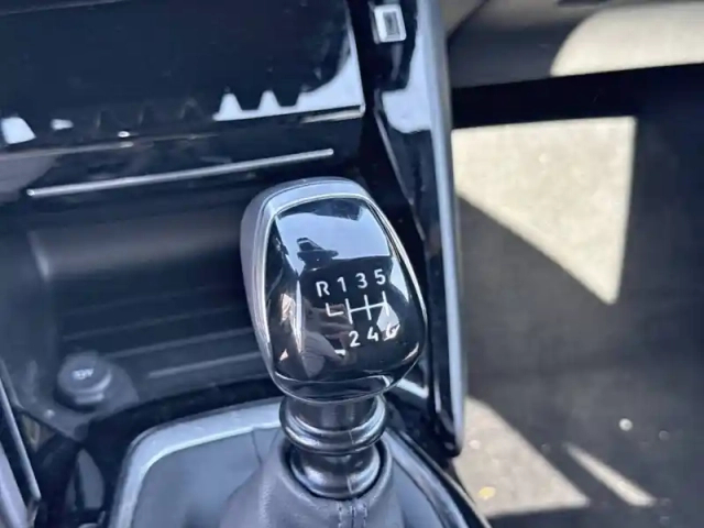 Peugeot 2008 puretech 100 s&amp;s bvm6 — photo 14