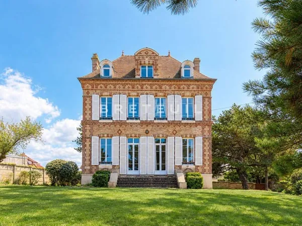 Maison 12 pièces 299 m²