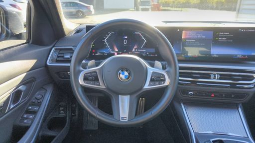 BMW Serie 3 Touring xDrive 30d 286 Mild Hybrid Steptronic8 - M Sport – 2023 – 27498 km – Hybride diesel – Boîte Automatique — photo 33