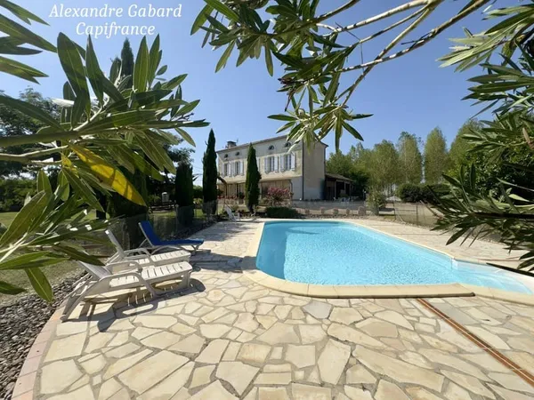 Maison 7 pièces 227 m²