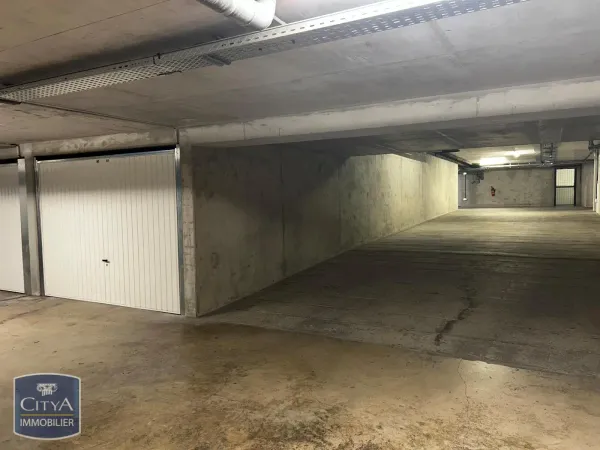 Garage et parking Location Le Cannet 260€