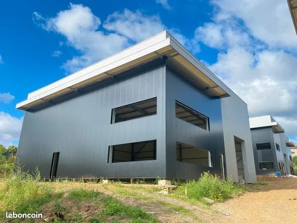 LOCAL D'ACTIVITE 340 m² ECQUEVILLY