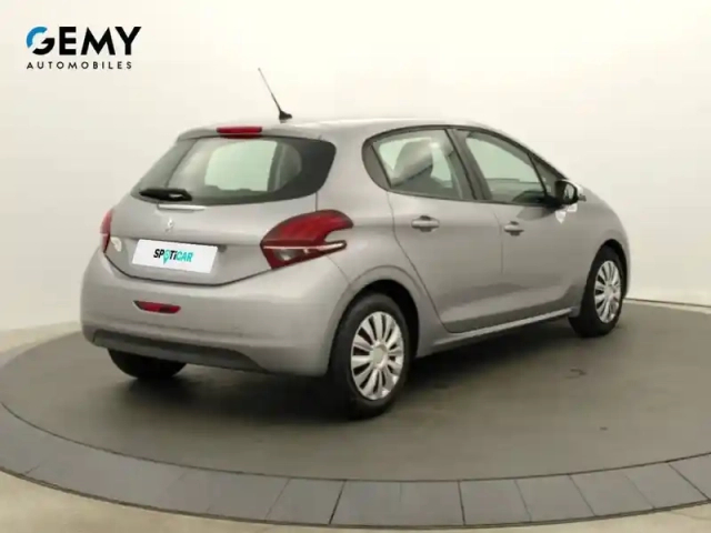 Peugeot 208 puretech 68ch bvm5 — photo 18