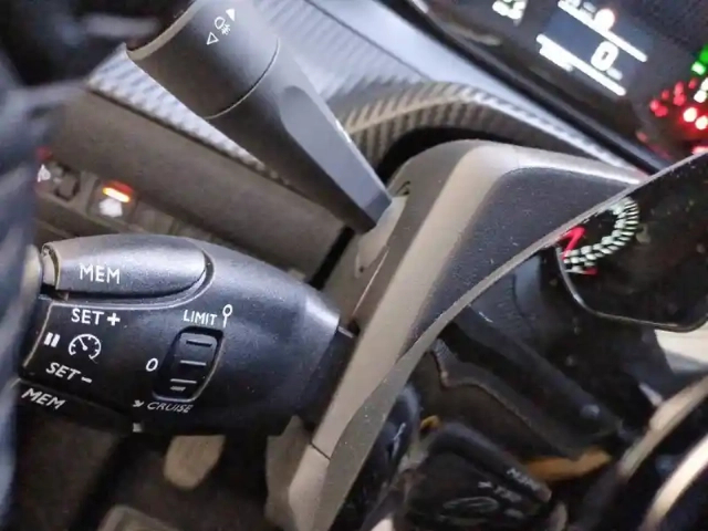Peugeot 208 puretech 75 s&amp;s bvm5 — photo 26