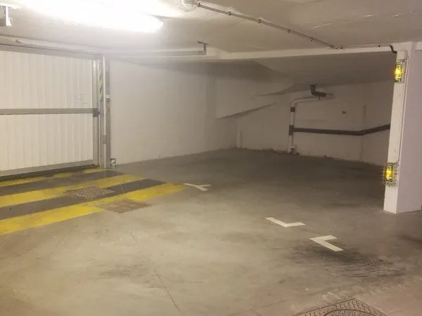 Place de stationnement en parking souterrain