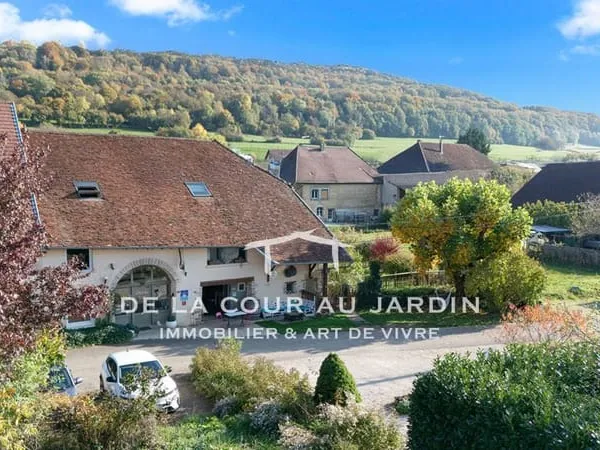 Demeure de charme au coeur du vignoble jurassien