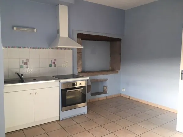 Appartement T3 meublé au 1er étage d'une maison