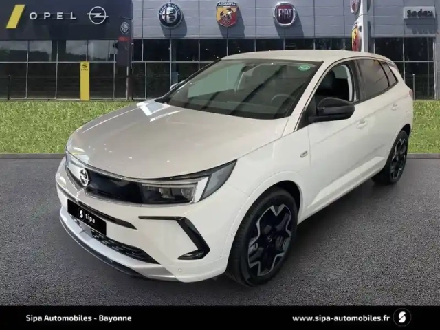 Opel Grandland hybrid 225 ch bva8 — photo 1