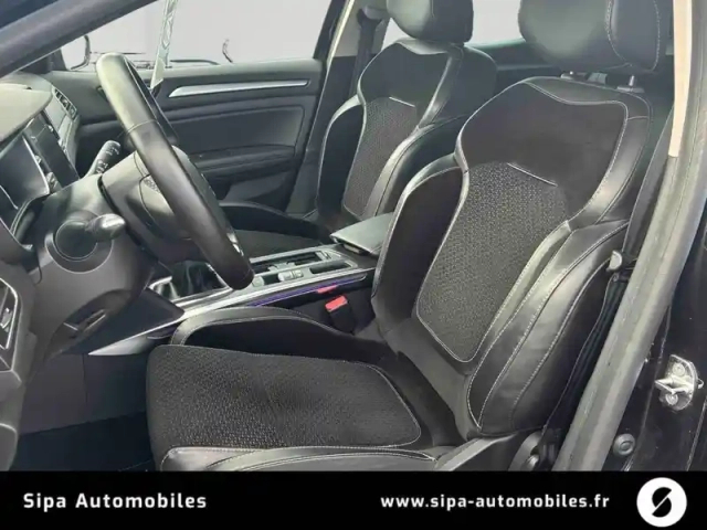 Renault Megane mégane iv berline tce 130 energy — photo 12