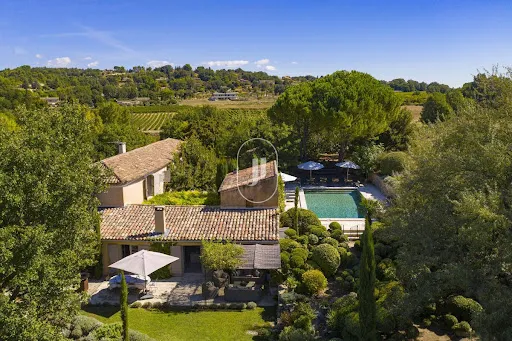 Maison 351 m²