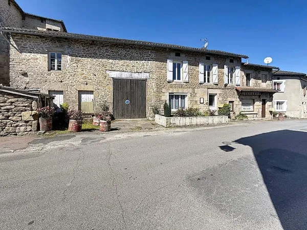 Ensemble immobilier Compreignac