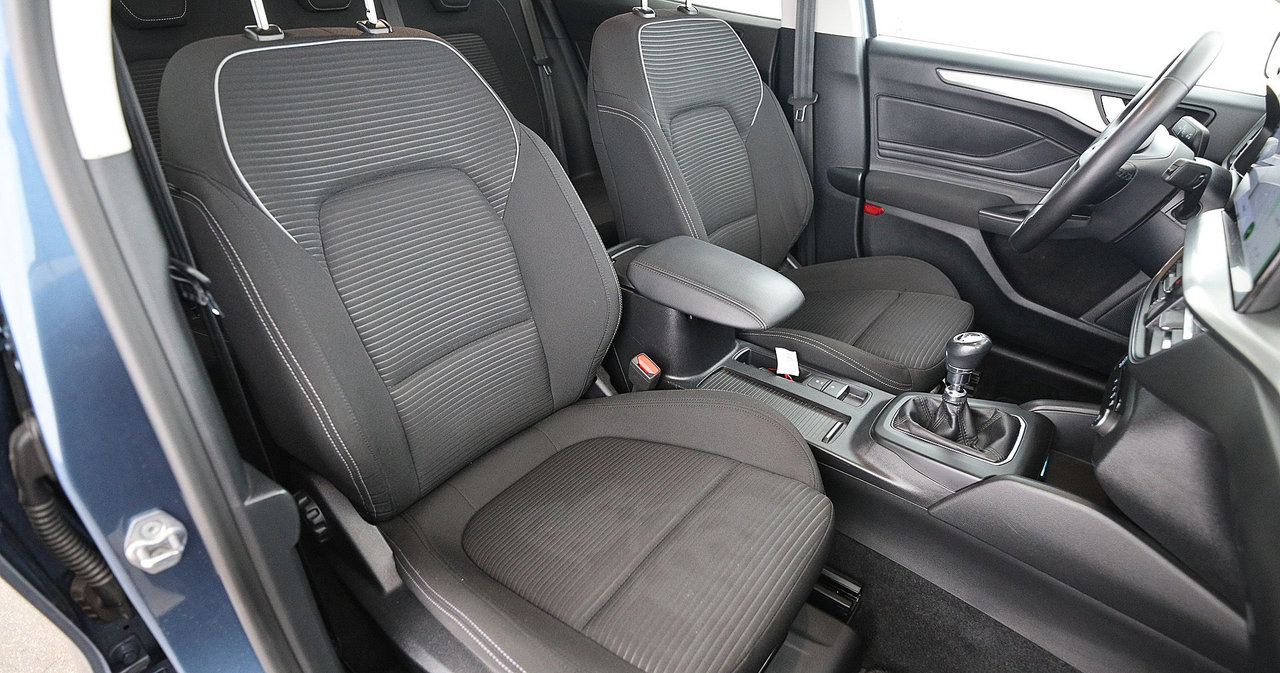 Ford Focus — photo 19