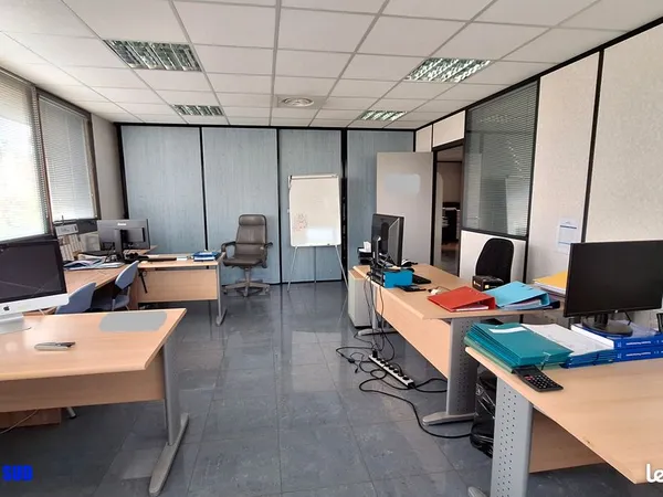 Bureaux 487 m2
