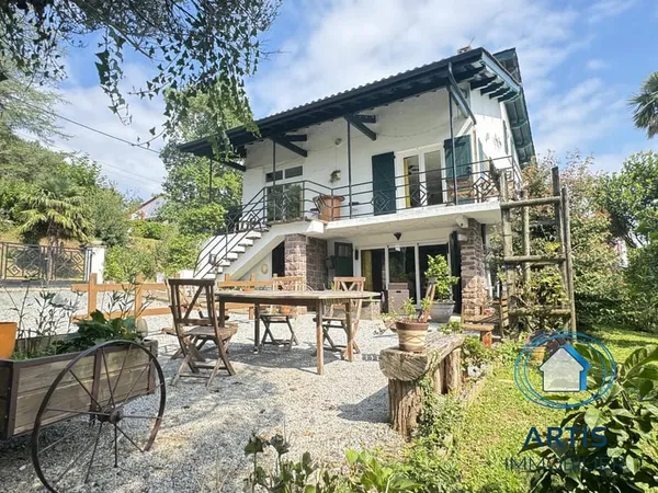 Spacieuse maison avec une vue panoramique sur saint pee sur nive