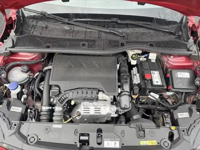 Peugeot 208 puretech 100 s&amp;s bvm6 gt pack — photo 7