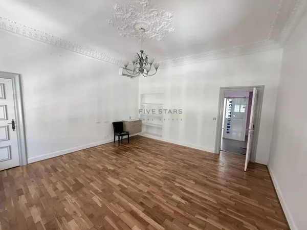 NICE CENTRE - AVENUE JEAN MÉDECIN - Opportunité rare - Local professionnel / commercial de 202 m²