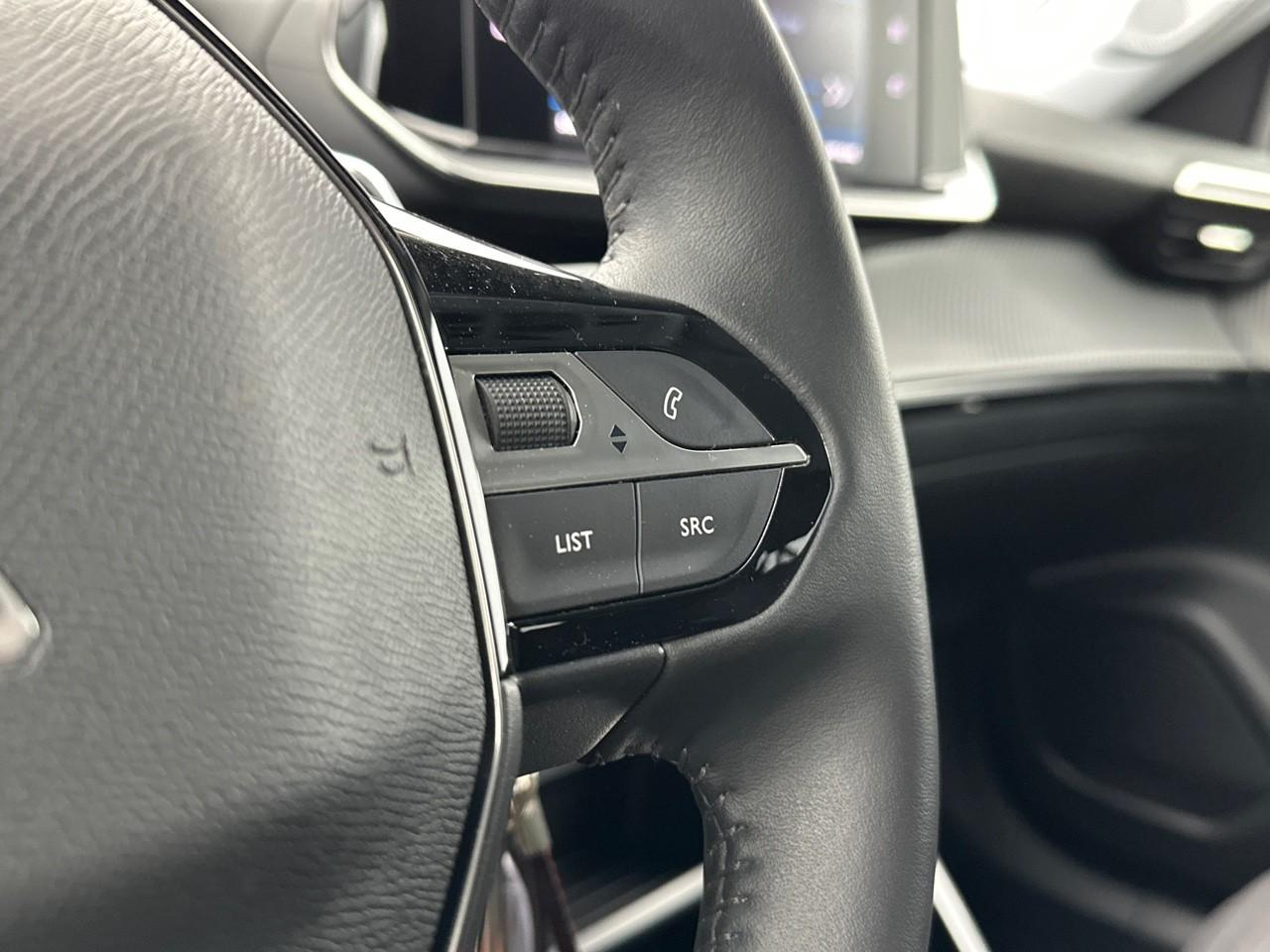 Peugeot 2008 puretech 130 s&s eat8 style — photo 18