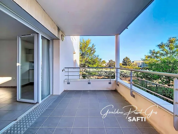 Soyons - T3 de 67 m² avec extérieur, double garage et parking