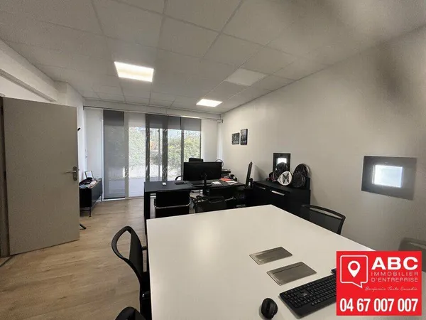 Bureau 186 m²