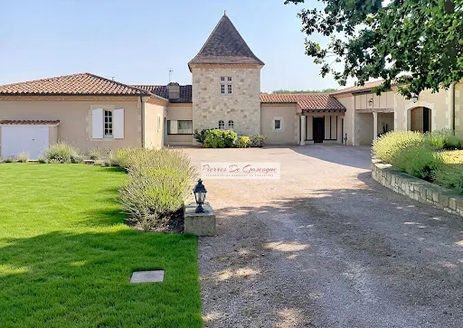 Maison 11 pièces 265 m²