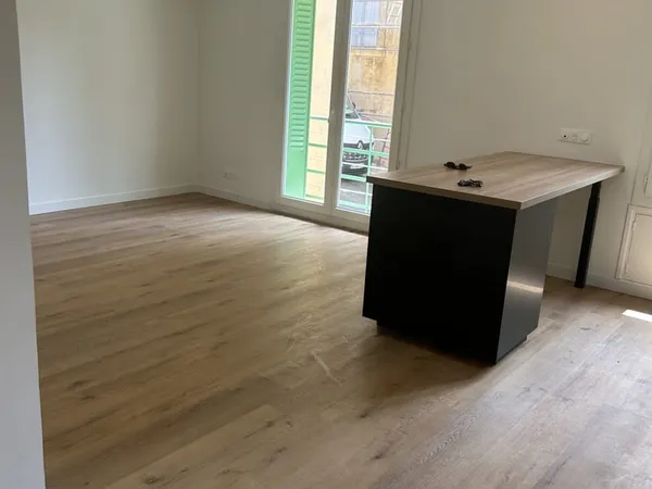 TYPE 3 ,5 RUE DU LAVOIR 13007
