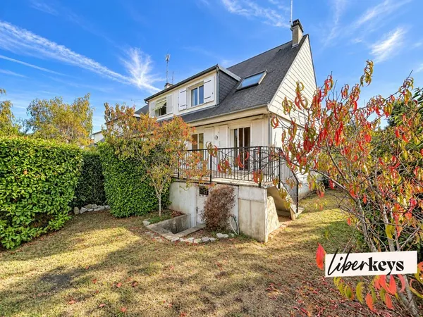 A VENDRE À SAINT-JEAN-DE-LA-RUELLE (45140) - MAISON 5 PIÈCES - 3 CHAMBRES - TERRASSE - SOUS-SOL TOTA