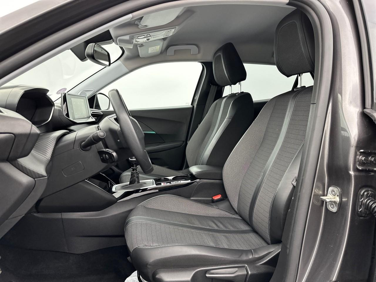 Peugeot 2008 puretech 100 s&s bvm6 allure — photo 9