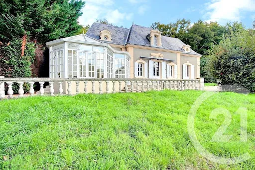 Maison 8 pièces 275 m²